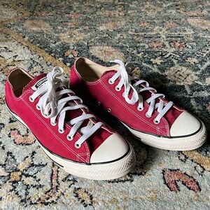 Converse Chuck Taylor All Star Low Sneakers Ox Maroon Men’s 9.5 Women 11.5